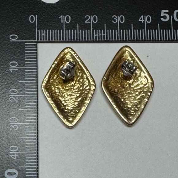 Vintage gold Cream enamel  Earrings - Picture 4 of 4